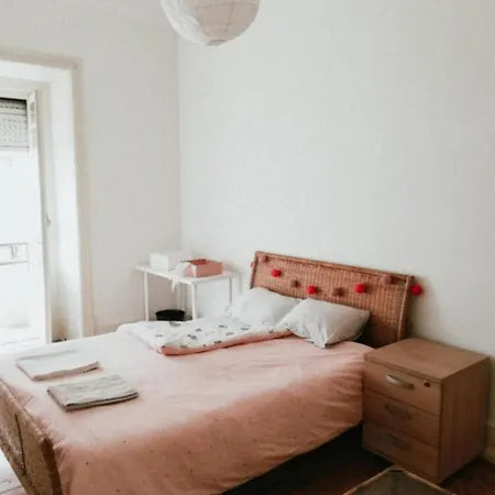 Проживание в семье Alameda House Лиссабон